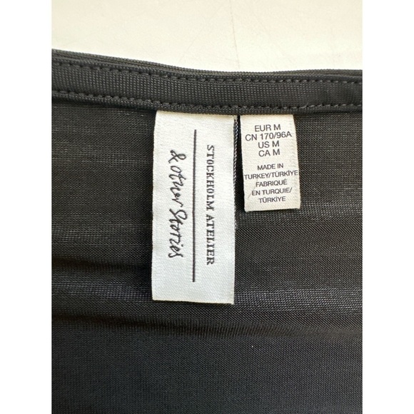 Stockholm Atelier Balloon Sleeves V-Neck Top - Picture 5 of 9